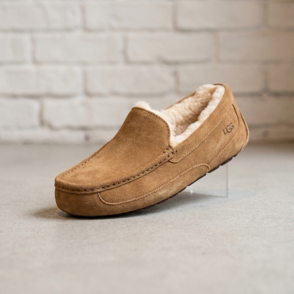 NEW UGG men's ascot loafer style slippers in chestnut